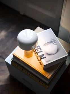 Sale Lámpara de mesa LED pequeña regulable Bellhop, portátil Lámparas De Mesa|Lámparas De Techo