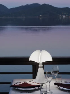 Discount Lámpara de mesa LED regulable Pipistrello, portátil Lámparas De Mesa|Lámparas De Techo