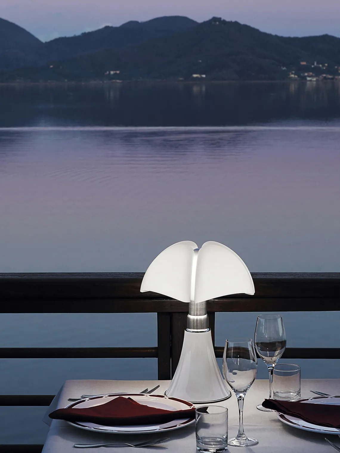 Discount Lámpara de mesa LED regulable Pipistrello, portátil Lámparas De Mesa|Lámparas De Techo