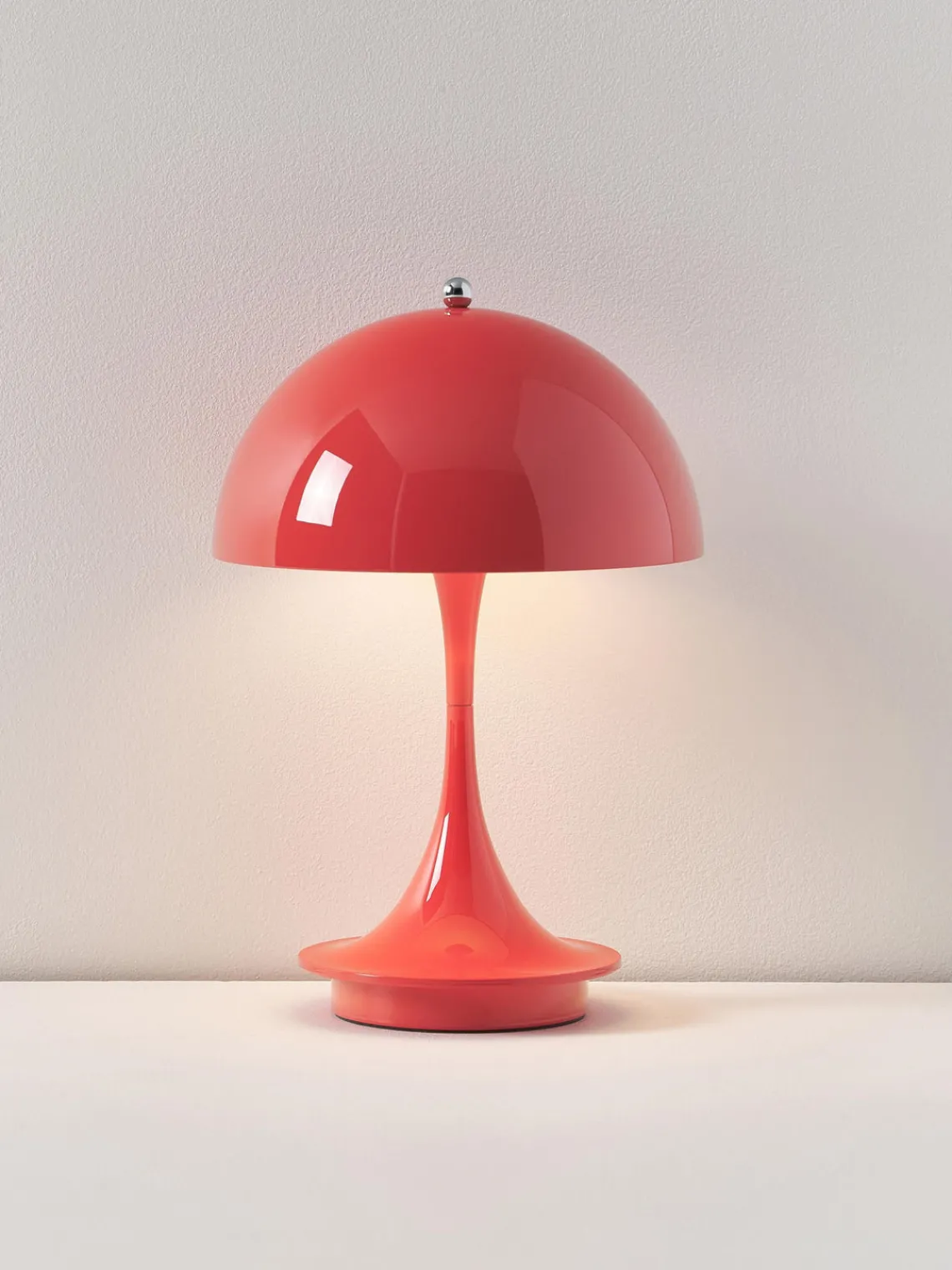 Lámparas De Mesa|Lámparas De Techo>Louis Poulsen Lámpara de mesa LED regulable Panthella de diseño Verner Panton, 24 cm, portátil Plástico rojo coral