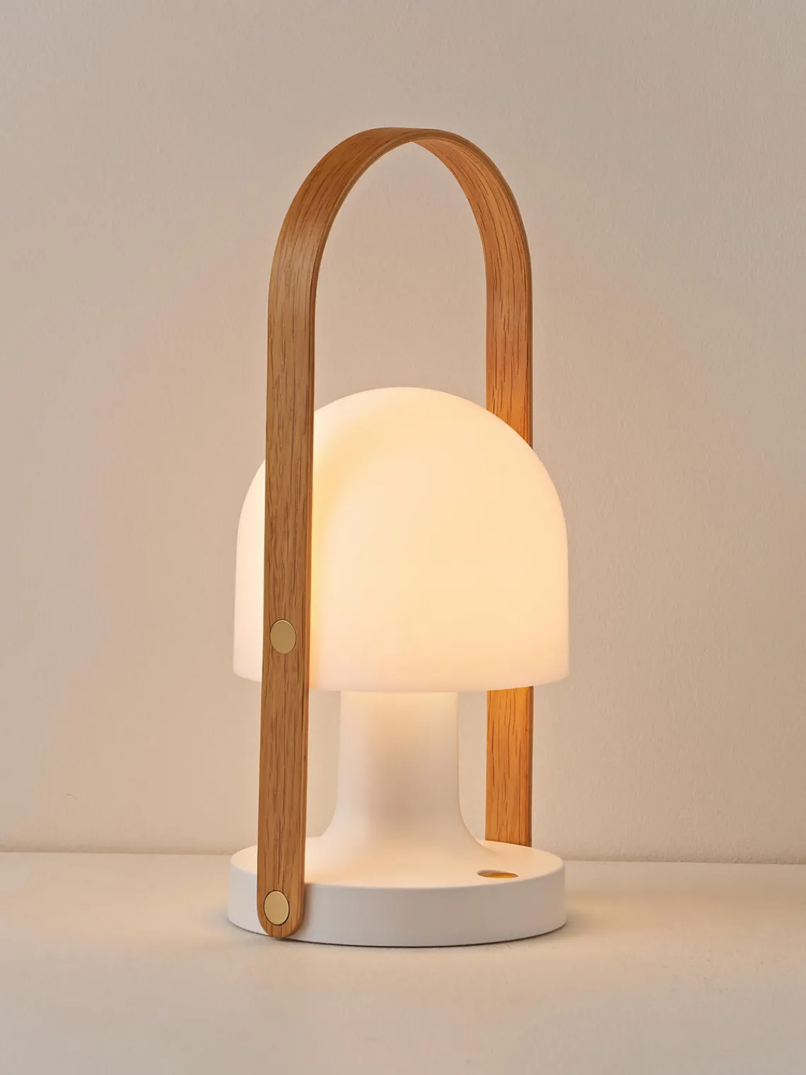 Lámparas De Mesa|Lámparas De Techo>Marset Lámpara de mesa LED regulable Followme, con pantalla orientable Blanco, madera de roble