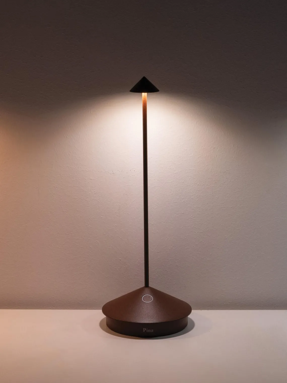 Lámparas De Mesa De Exterior|Lámparas De Mesa De Exterior>Zafferano Lámpara de mesa LED regulable pequeña Pina Pro, portátil Marrón