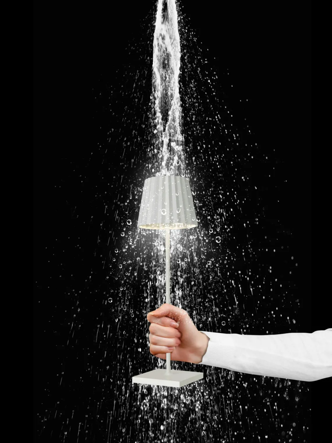 Sale Lámpara de mesa para exterior LED regulable Trellia, portátil Lámparas De Mesa De Exterior|Lámparas De Techo