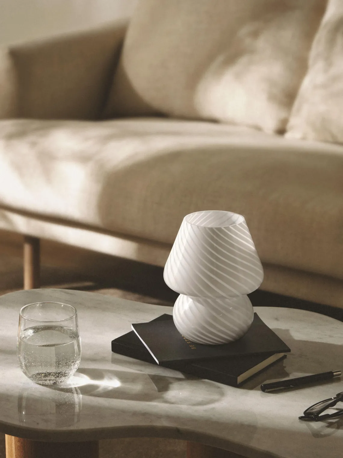 Lámparas De Mesa|Lámparas De Techo>Westwing Collection Lámpara de mesa pequeña de vidrio opalino Lareina