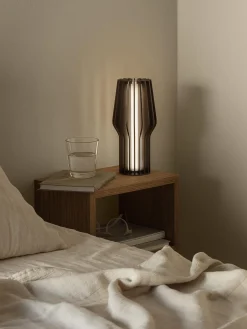 Lámparas De Mesa|Lámparas De Techo>Eva Solo Lámpara de mesa pequeña LED regulable Radiant, portátil Negro