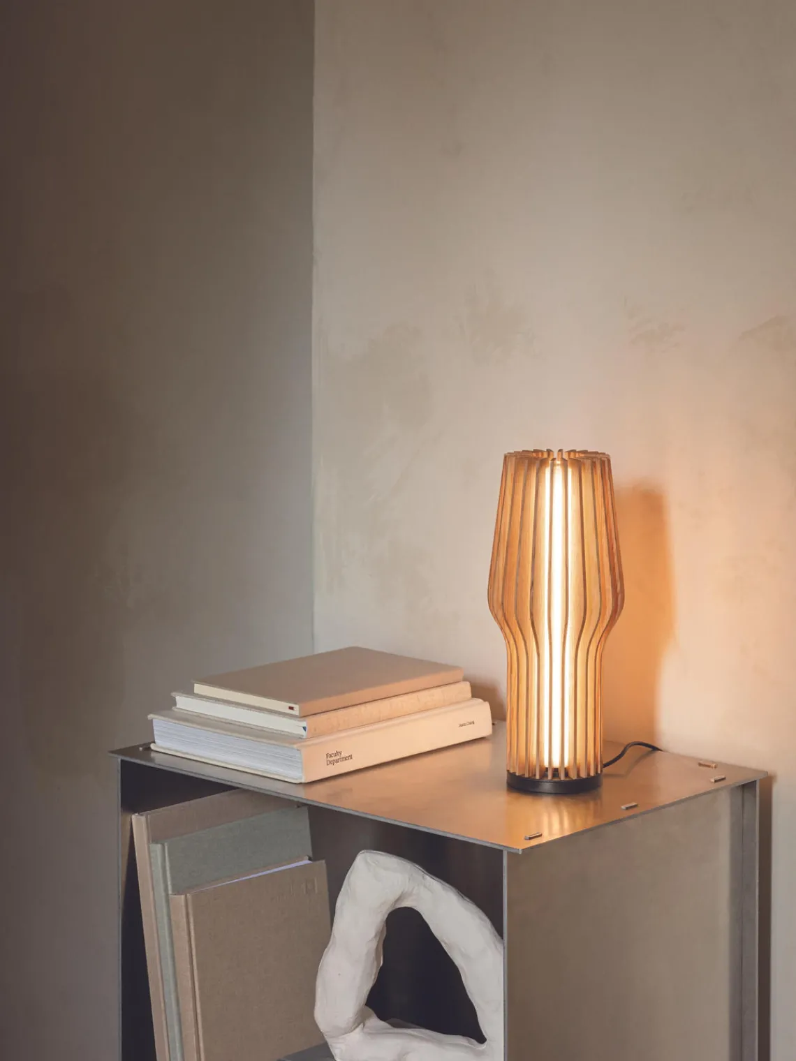 Lámparas De Mesa|Lámparas De Techo>Eva Solo Lámpara de mesa pequeña LED regulable Radiant, portátil Madera de roble