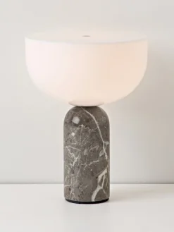 Lámparas De Mesa|Lámparas De Techo></noscript>New Works Lámpara de mesa pequeña móvil de mármol Kizu, regulable Mármol blanco, taupe