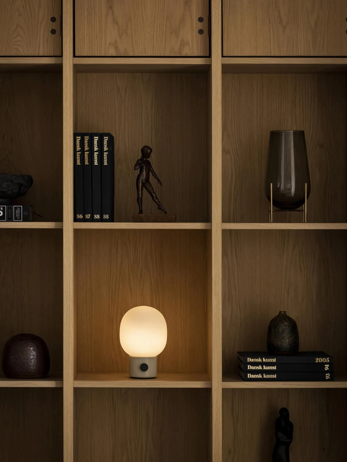 Lámparas De Mesa|Lámparas De Techo>Audo Copenhagen Lámpara de mesa pequeña regulable con puerto USB JWDA Blanco, beige