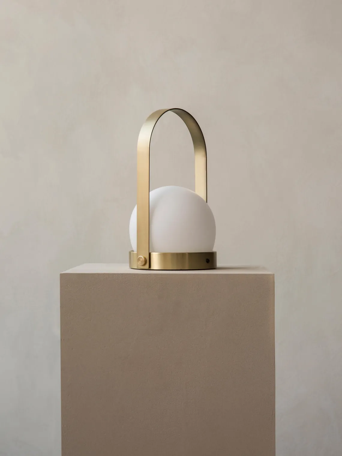 Lámpara de mesa pequeña regulable Carrie, portátil Lámparas De Mesa De Exterior|Lámparas De Mesa