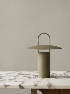 Lámpara de mesa regulable LED Ray, con puerto USB Lámparas De Mesa De Exterior|Lámparas De Techo