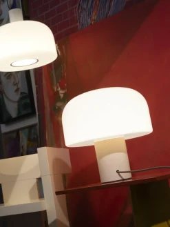 New Lámpara de mesa regulable de cristal opalino Bellhop Lámparas De Mesa|Lámparas De Techo