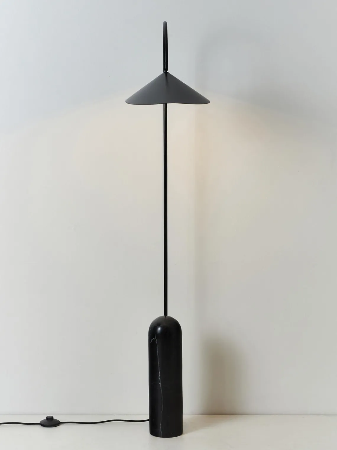 Best Lámpara de pie ajustable con base de mármol Arum Lámparas De Pie|Lámparas De Techo