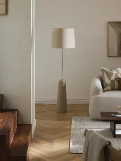 Hot Lámpara de pie con base de cemento Kaya Lámparas De Pie|Lámparas De Techo