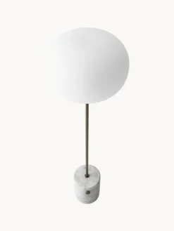 Lámparas De Pie|Lámparas De Techo></noscript>Audo Copenhagen Lámpara de pie de vidrio soplado JWDA Blanco, mármol gris, plateado