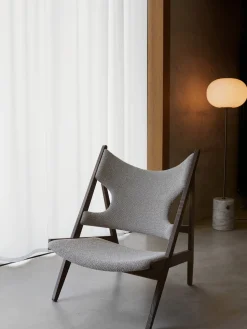 Lámparas De Pie|Lámparas De Techo></noscript>Audo Copenhagen Lámpara de pie de vidrio soplado JWDA Blanco, mármol gris, plateado