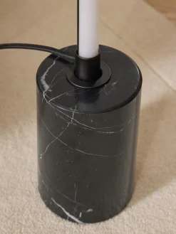 New Lámpara de pie LED con base de mármol Shelby Lámparas De Pie|Lámparas De Pie