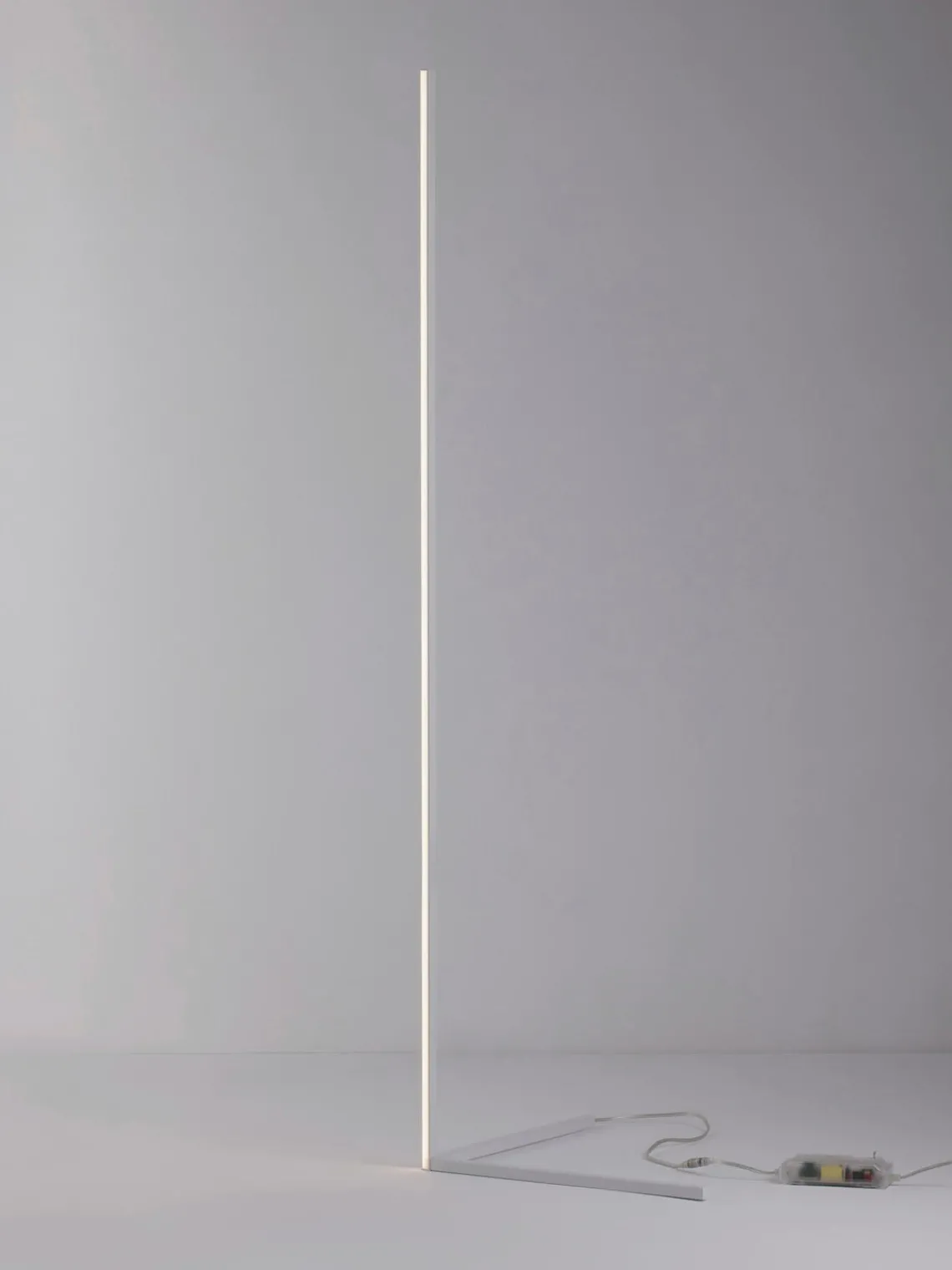 New Lámpara de pie LED V-line Lámparas De Pie|Lámparas De Techo