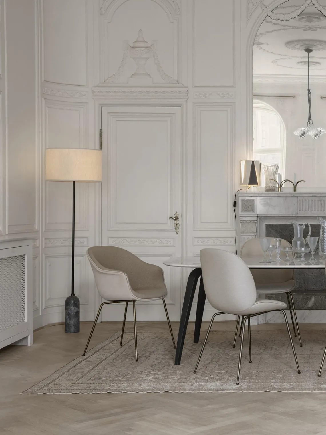 Lámparas De Pie|Lámparas De Techo>GUBI Lámpara de pie regulable con base de mármol Gravity Beige claro, gris oscuro veteado