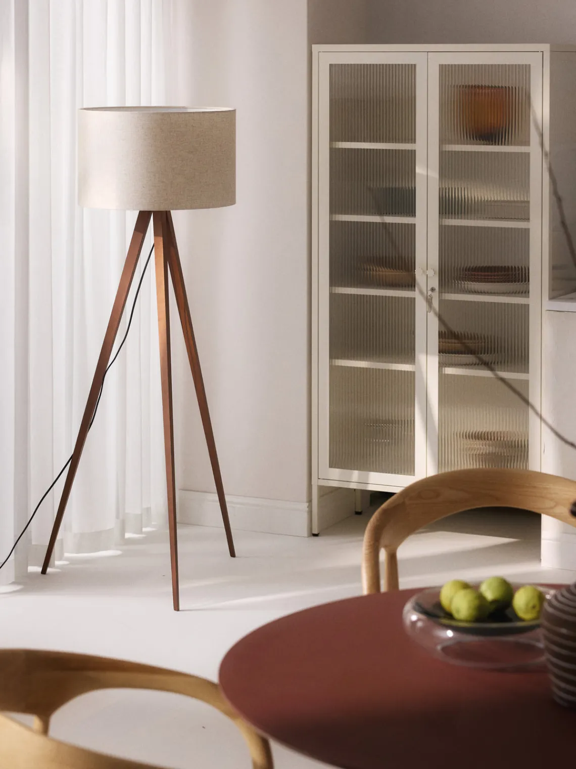 Lámparas De Pie|Lámparas De Techo>Westwing Collection Lámpara de pie trípode de madera maciza Jake Beige, marrón oscuro