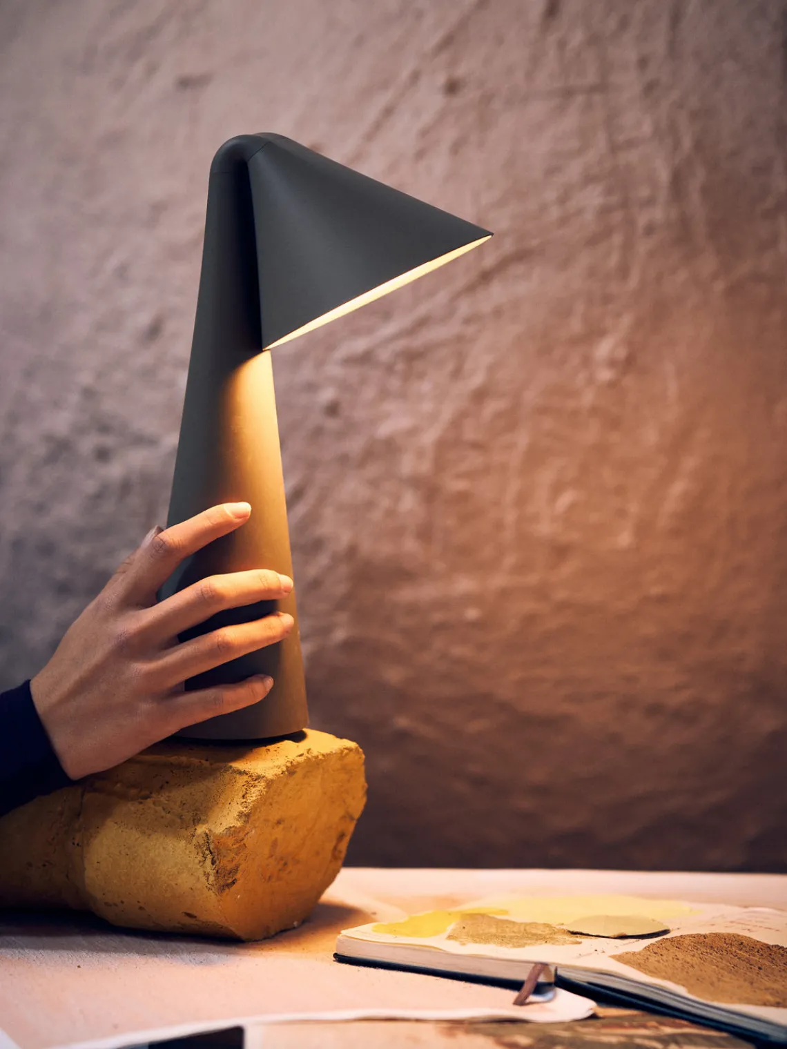 New Lámpara de sobremesa LED regulable Ami, portátil Lámparas De Mesa|Lámparas De Techo