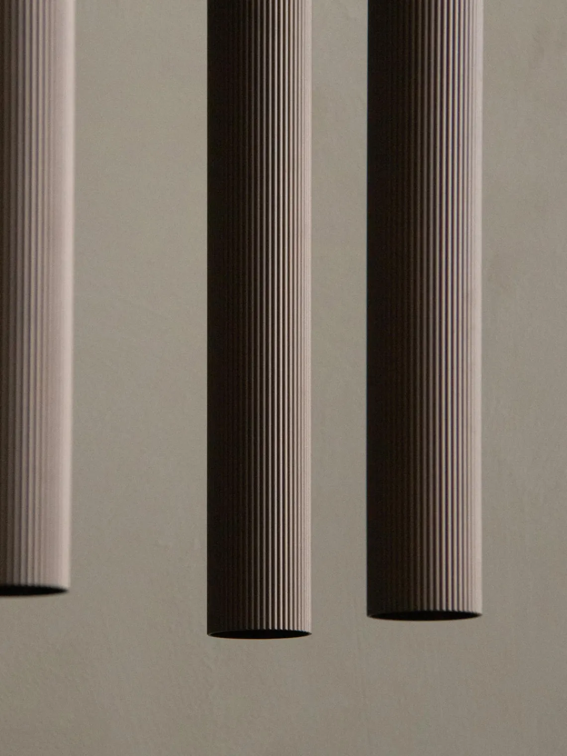 Hot Lámpara de techo pequeña con superficie acanalada Tubulaire, 48 cm Lámparas De Techo|Lámparas De Techo