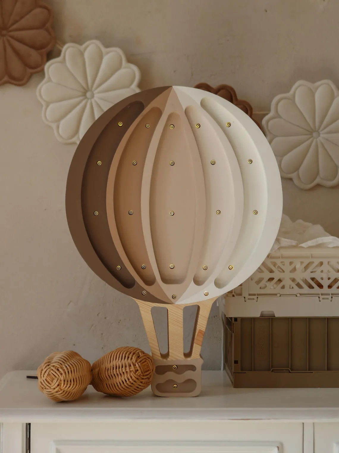 Decoración Infantil|Lámparas Infantiles>Little Lights Lámpara infantil LED artesanal regulable Hot Air Baloon, con función de temporizador y control remoto Taupe, beige claro, blanco