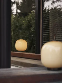 Lámparas De Mesa De Exterior|Lámparas De Mesa De Exterior>Louis Poulsen Lámpara LED para exterior regulable VL 45, portátil Amarillo claro, taupe