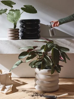 Maceteros|Jarrones>Westwing Collection Maceta de gres pequeña Rudi, 16 cm Taupe brillante