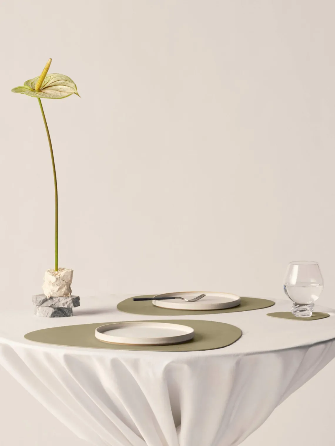 Manteles Individuales|Vajillas Completas>Lind DNA Manteles individuales asimétricos de cuero Curve, 4 uds. Greige