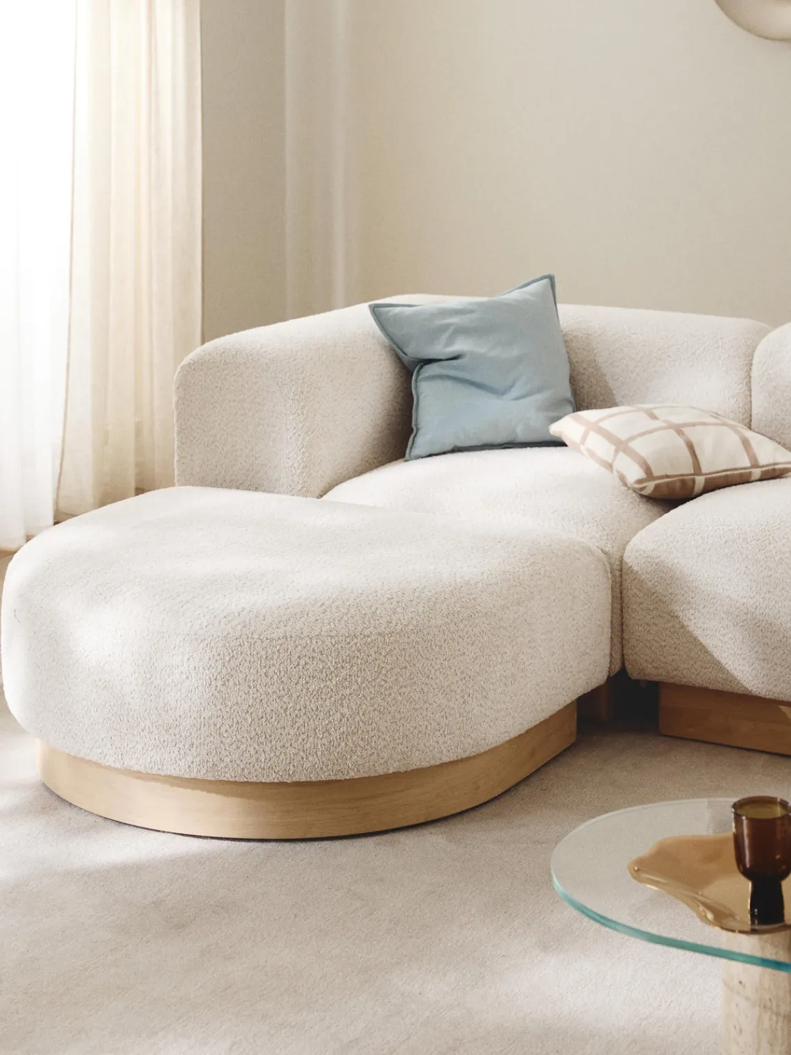 Sofás>Westwing Collection Módulo de esquina sofá de borreguillo bouclé Natalie Borreguillo bouclé blanco Off White, madera de haya clara