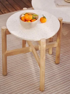 Hot Mesa auxiliar de jardín redonda de terrazo y madera de eucalipto Pola Mesas Auxiliares De Jardín|Mesas Auxiliares De Jardí­N