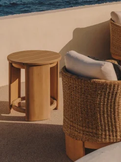 Outlet Mesa auxiliar de jardín redonda de madera de eucalipto Xoriguer Mesas Auxiliares De Jardín|Mesas Auxiliares De Jardí­N