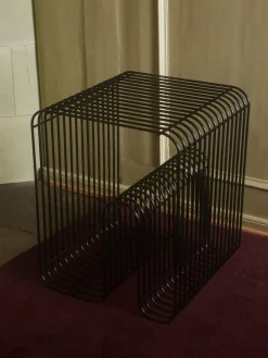 Sale Mesa auxiliar de metal Curva Pufs Y Otomanos|Pufs Y Otomanos