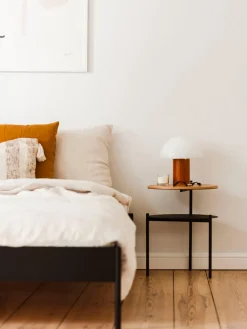 Mesitas De Noche|Mesitas De Noche></noscript>Noo.ma Mesa auxiliar redonda de madera Tu Madera clara, negro