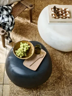 Mesas Auxiliares De Jardín|Mesas Auxiliares De Jardí­N> Mesa de centro en forma orgánica para exterior Pebble