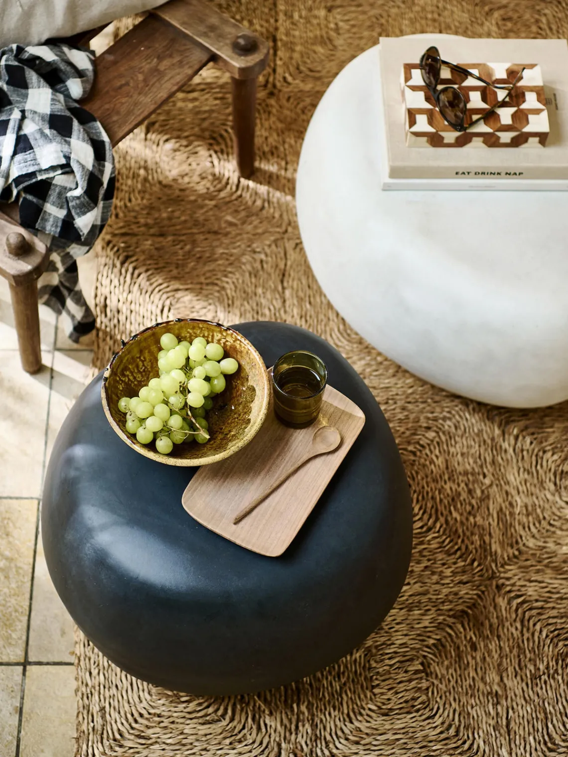 Mesas Auxiliares De Jardín|Mesas Auxiliares De Jardí­N> Mesa de centro en forma orgánica para exterior Pebble