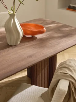 Mesas De Comedor|Mesas De Comedor></noscript>Westwing Collection Mesa de comedor de madera de roble Jolka, tamaños diferentes Madera de roble lacada en marrón oscuro