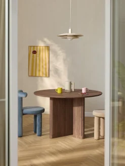 Mesas De Comedor|Mesas De Comedor>Westwing Collection Mesa de comedor redonda de madera de roble Jolka, tamaños diferentes Madera de roble lacada en marrón oscuro