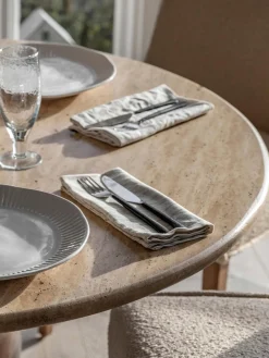 New Mesa de comedor redonda Sculpt con tablero de travertino, Ø 110 cm Mesas De Comedor|Mesas De Comedor