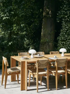 Mesas De Jardín|Mesas De Jardí­N>GUBI Mesa de jardín de madera de teca Atmosfera, tamaños diferentes