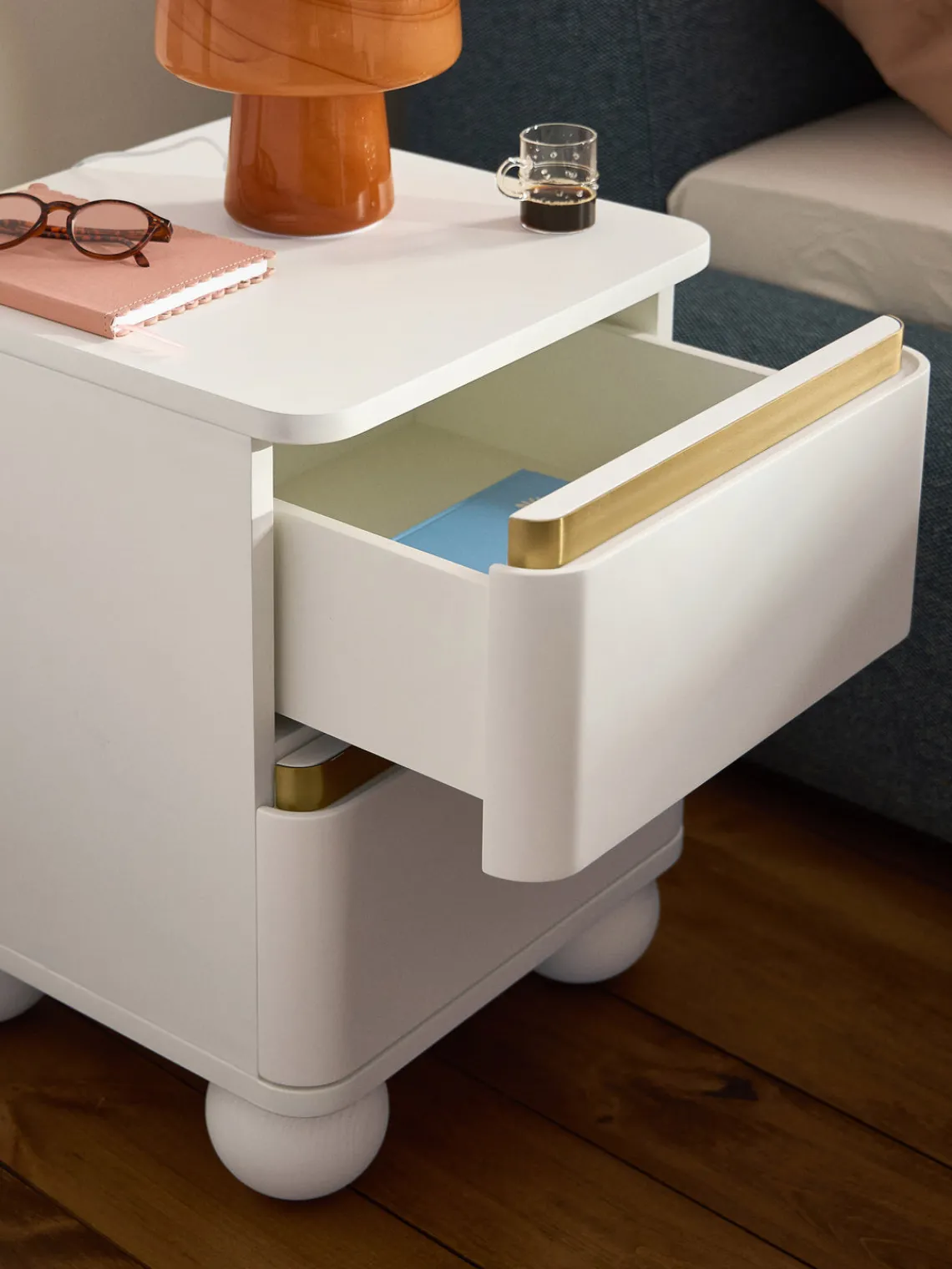 Mesitas De Noche|Mesitas De Noche>Westwing Collection Mesilla de noche con patas esféricas Bumba Blanco