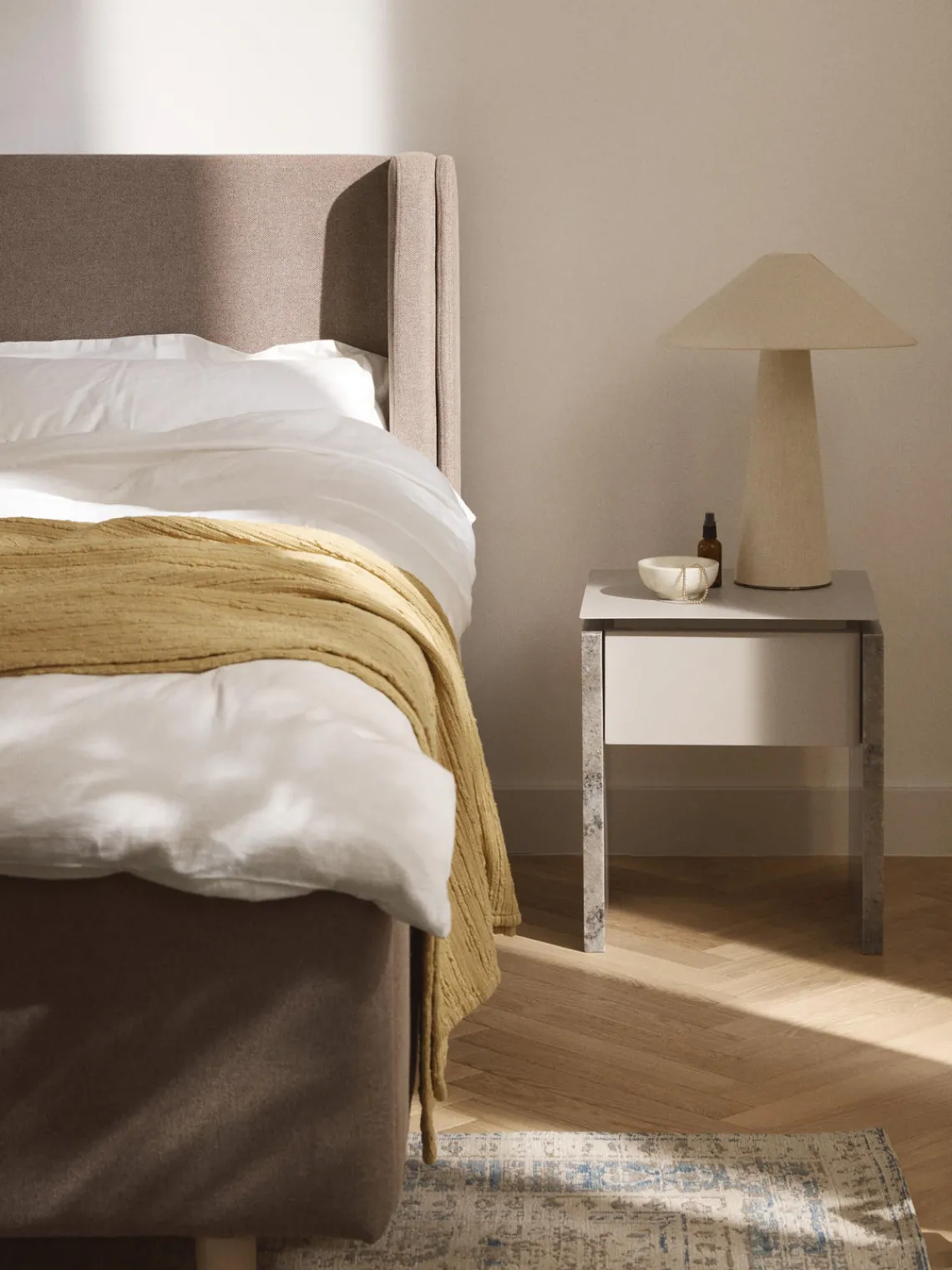 Hot Mesilla de noche de mármol y metal Bruce Mesitas De Noche|Mesitas De Noche