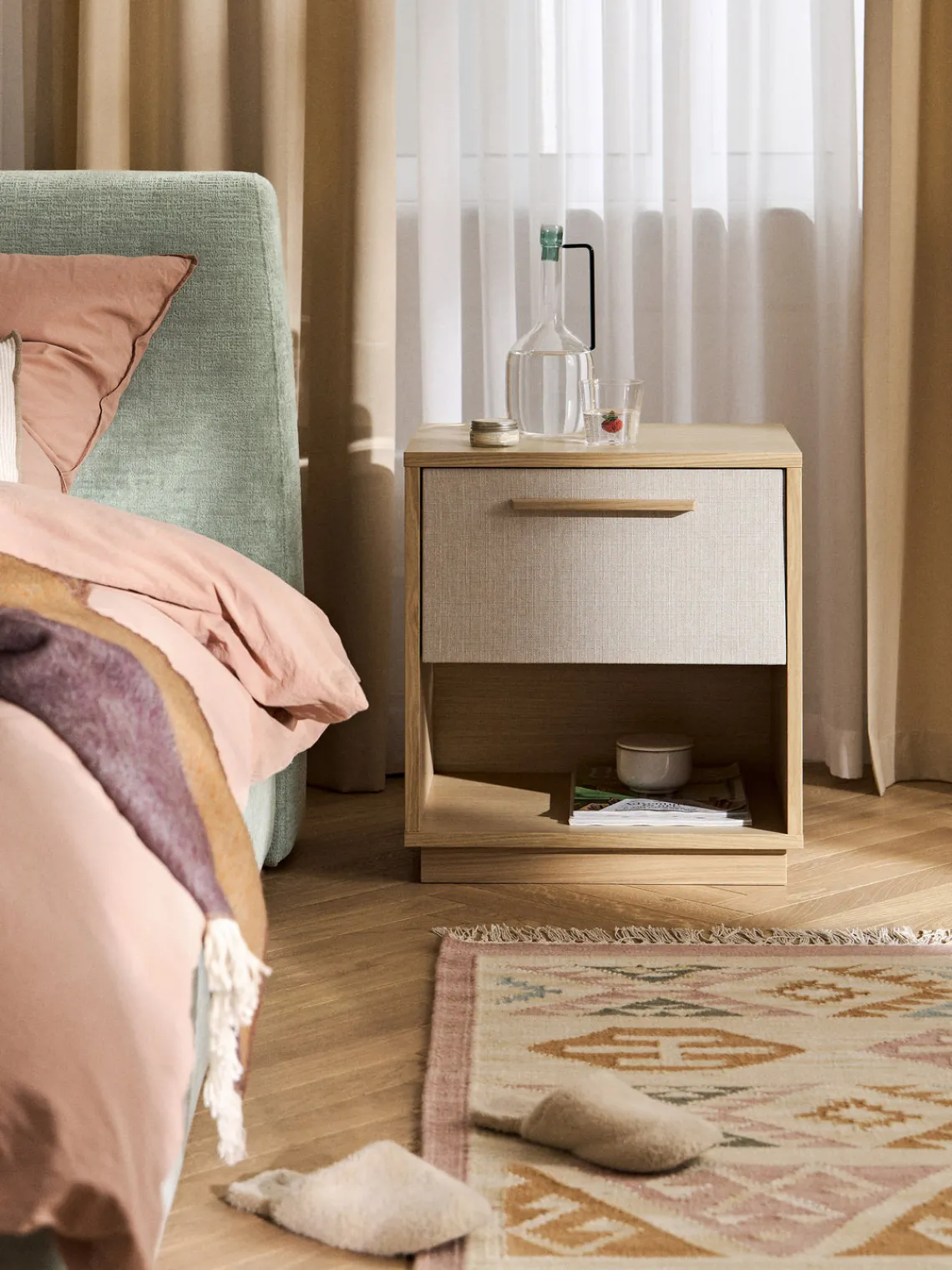 Hot Mesita de noche de madera con frente tapizado Wisp Mesitas De Noche|Mesitas De Noche