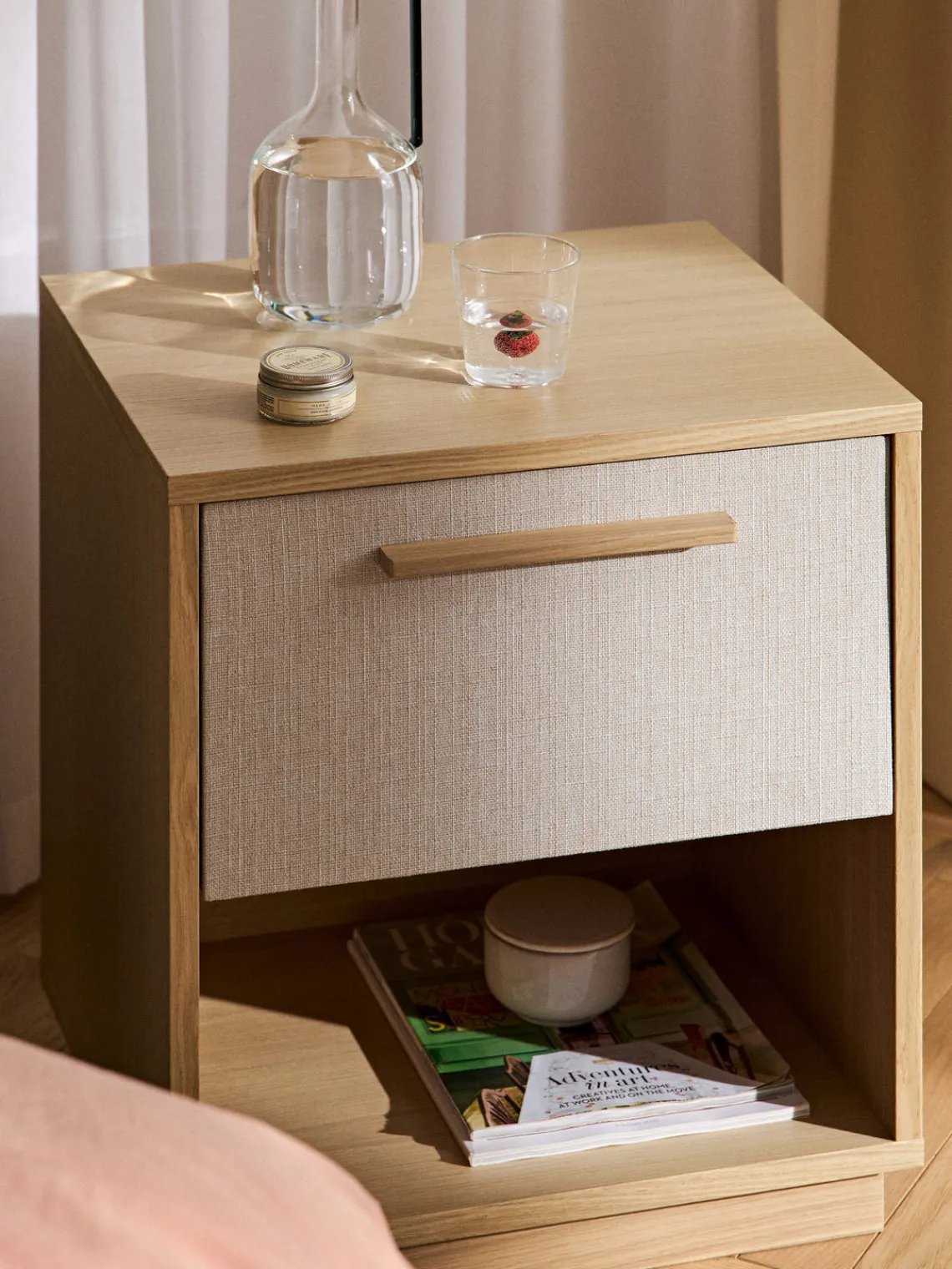 Hot Mesita de noche de madera con frente tapizado Wisp Mesitas De Noche|Mesitas De Noche