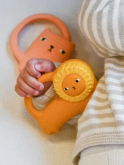 Juguetes Para Bebés|Juguetes Para Bebés>Oli & Carol Mordedor artesanal para bebé Oli&Carol x Donna Wilson