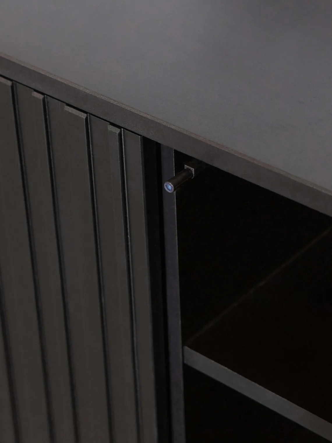 Muebles De Tv|Muebles De Tv> Mueble TV de madera de pino Avourio, 2 puertas Madera de pino negra