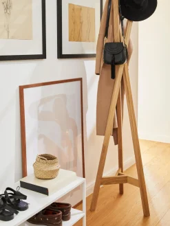 Perchero de madera de roble Clift Percheros De Pie|Percheros De Pie