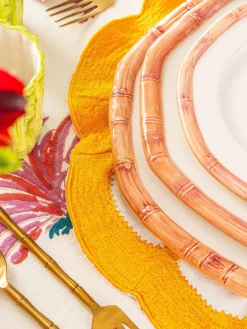 Platos Llanos|Vajillas Completas>Les Ottomans Plato llano pintado a mano Bamboo Blanco, melocotón