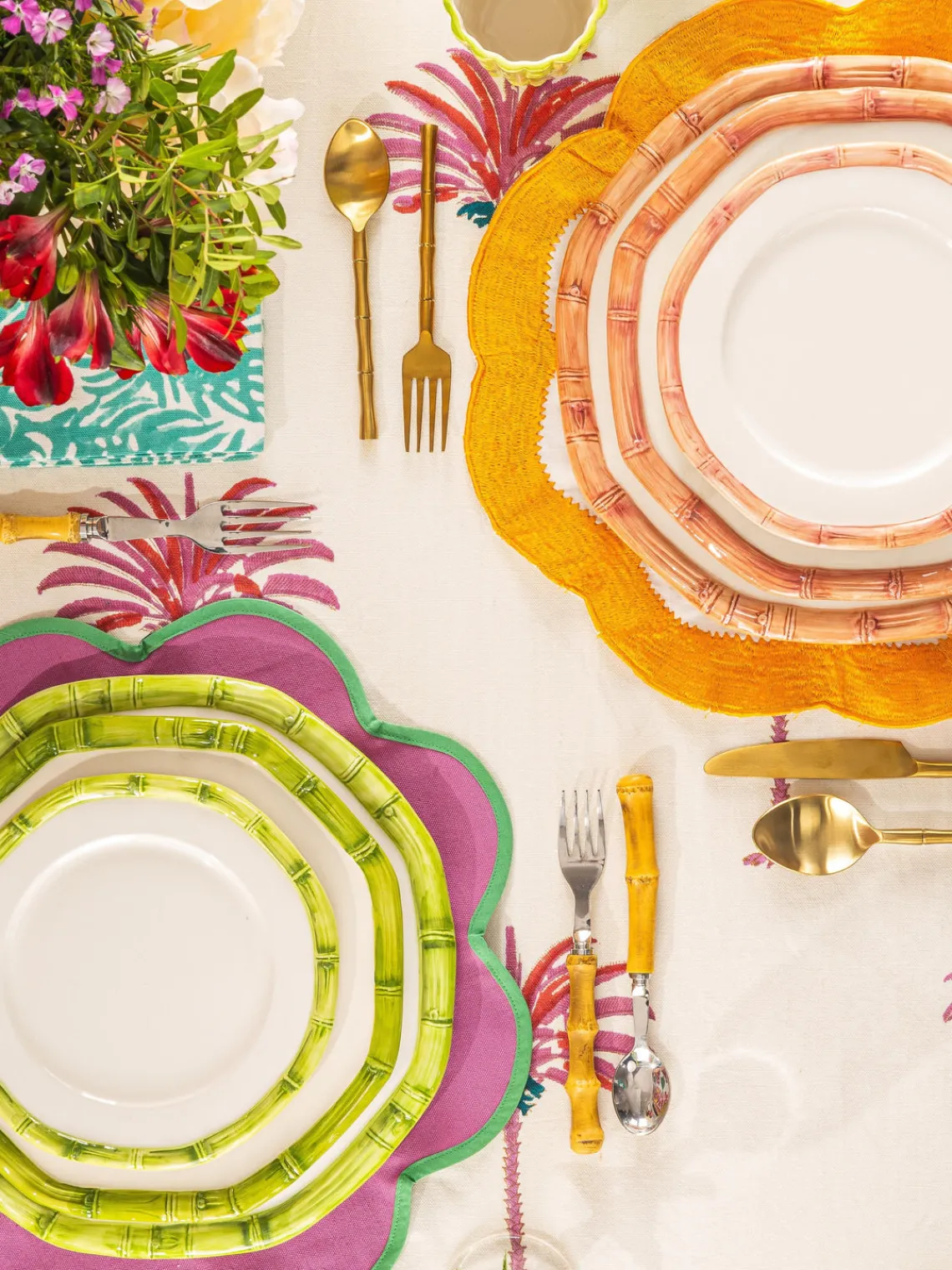 Platos Llanos|Vajillas Completas>Les Ottomans Plato llano pintado a mano Bamboo Blanco, melocotón