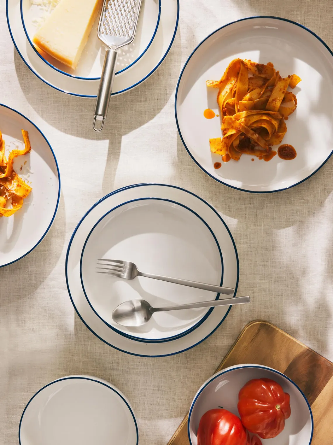 Platos De Postre|Vajillas Completas>Westwing Collection Platos postre de porcelana Facile, 2 uds. Blanco Off White con borde azul oscuro